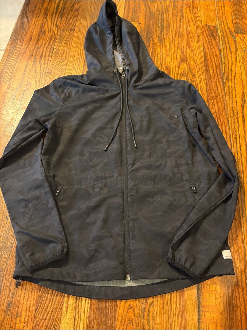 🎉Vuori Black Outdoor Trainer Shell Camo Hooded Jacket!